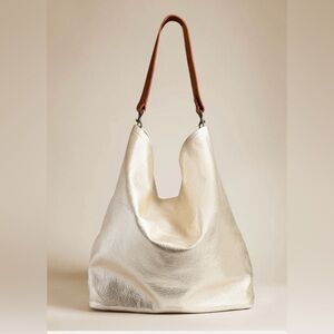 $750 Parker Thatch Jane Leather Platinum Shoulder Bag XL